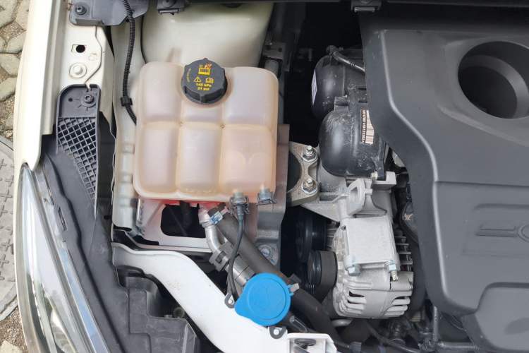 Used Ford Escort 2015 1.5L Automatic Comfort Edition Engine Bay Right