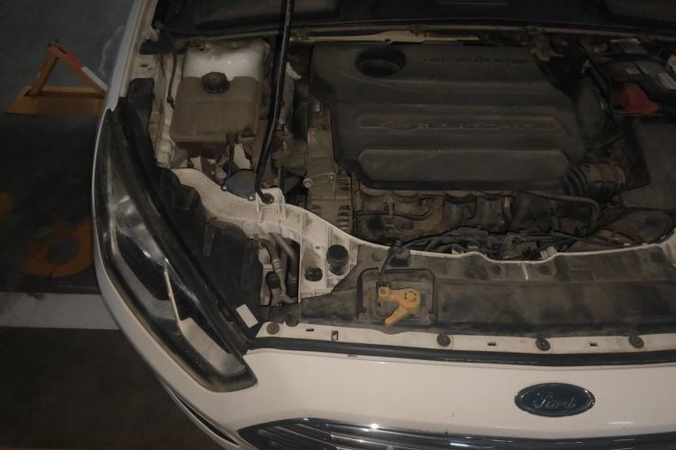 Used Ford Escort 2015 1.5L Automatic Comfort Edition Engine Bay Right
