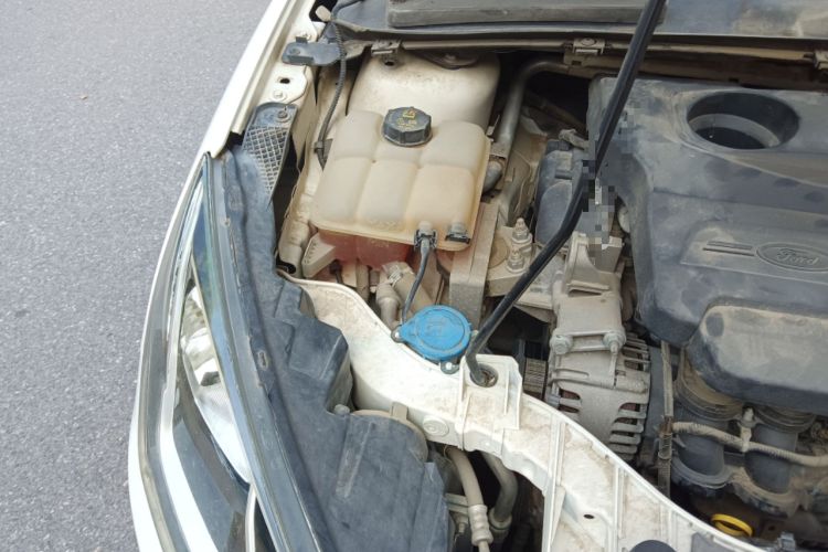 Used Ford Escort 2015 1.5L Automatic Fashion Model Engine Bay Right