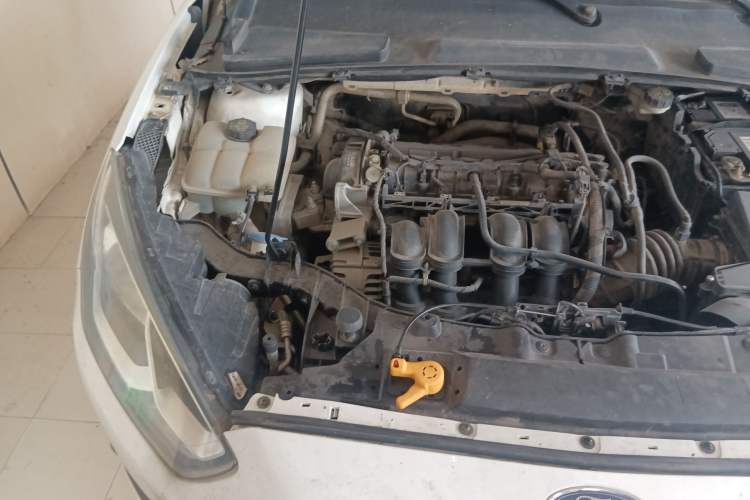 Used Ford Escort 2015 1.5L Manual Comfort Model Engine Bay Right