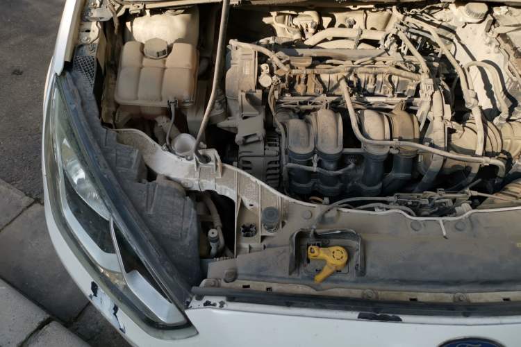 Used Ford Escort 2015 1.5L Manual Fashion Edition Engine Bay Right