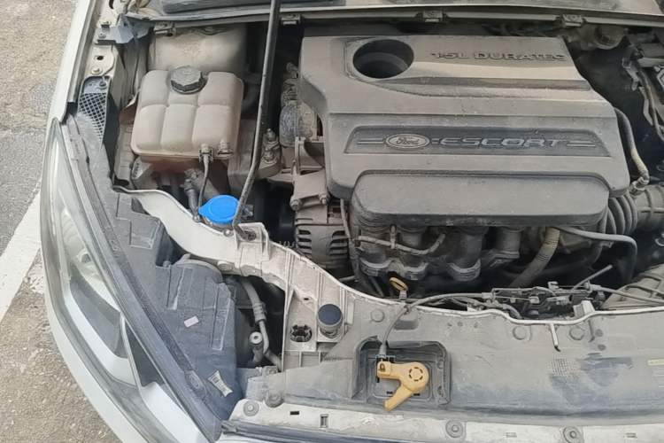 Used Ford Escort 2015 1.5L Manual Comfort Model Engine Bay Right