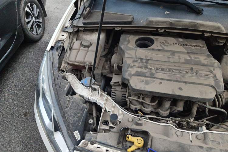 Used Ford Escort 2015 1.5L Automatic Comfort Edition Engine Bay Right