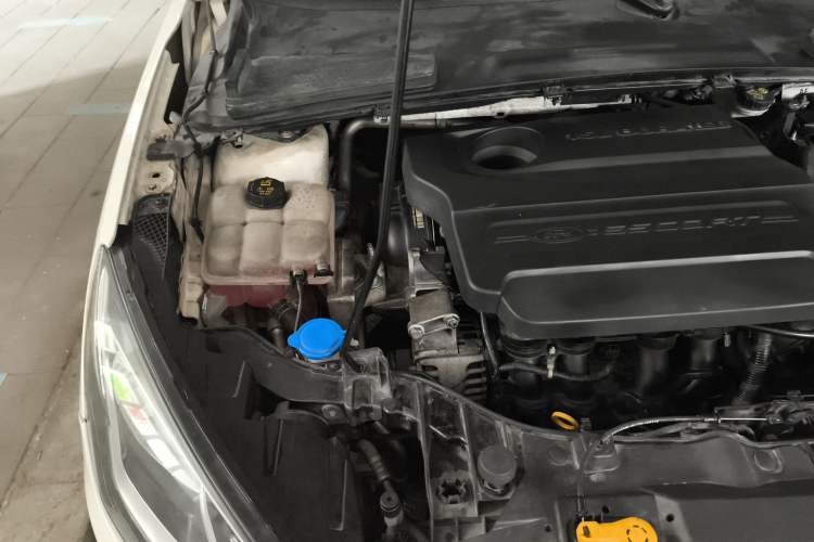 Used Ford Escort 2015 1.5L Automatic Comfort Edition Engine Bay Right