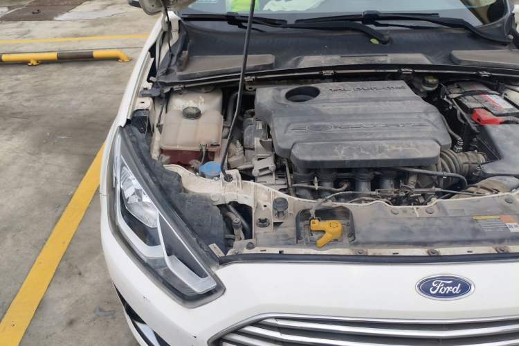 Used Ford Escort 2015 1.5L Manual Fashion Edition Engine Bay Right