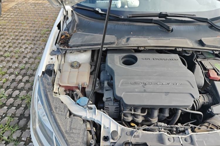Used Ford Escort 2015 1.5L Automatic Fashion Model Engine Bay Right