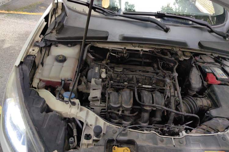 Used Ford Escort 2015 1.5L Automatic Comfort Edition Engine Bay Right