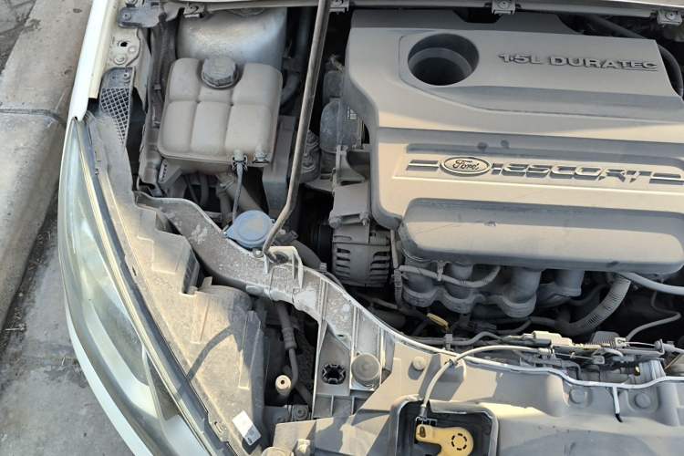 Used Ford Escort 2015 1.5L Automatic Fashion Model Engine Bay Right