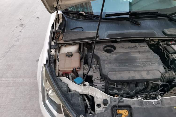 Used Ford Escort 2015 1.5L Manual Comfort Model Engine Bay Right
