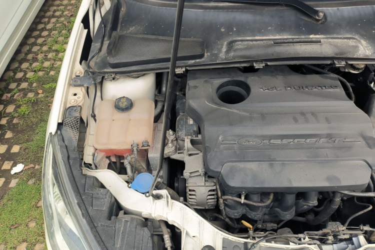 Used Ford Escort 2015 1.5L Automatic Comfort Edition Engine Bay Right