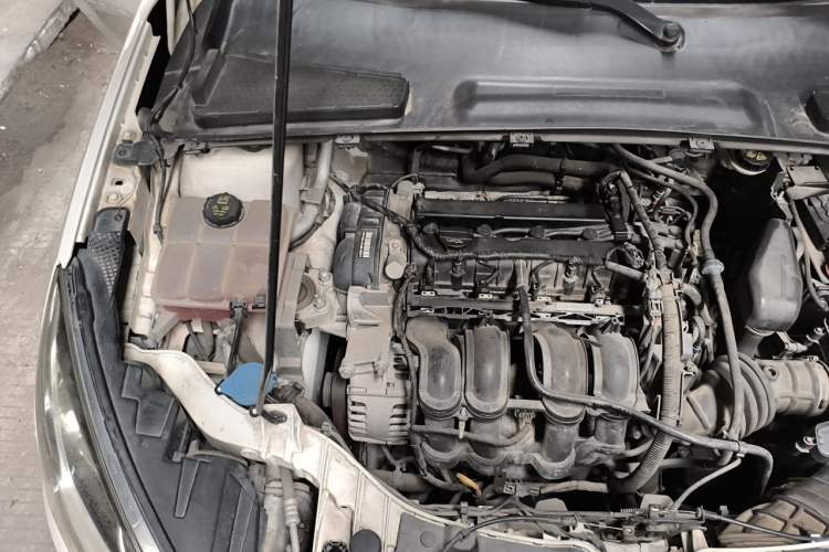 Used Ford Escort 2015 1.5L Automatic Comfort Edition Engine Bay Right