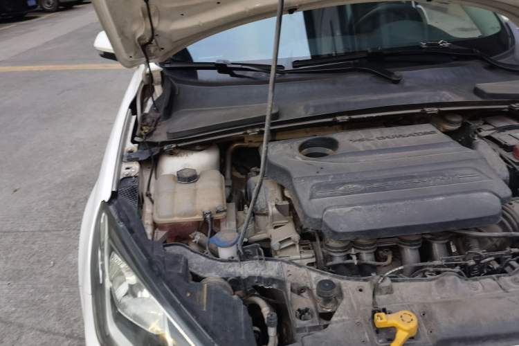 Used Ford Escort 2015 1.5L Automatic Comfort Edition Engine Bay Right