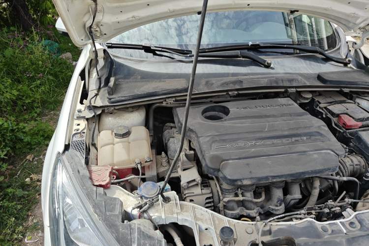 Used Ford Escort 2015 1.5L Manual Comfort Model Engine Bay Right