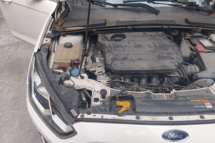 Used Ford Escort 2015 1.5L Automatic Comfort Edition Engine Bay Right