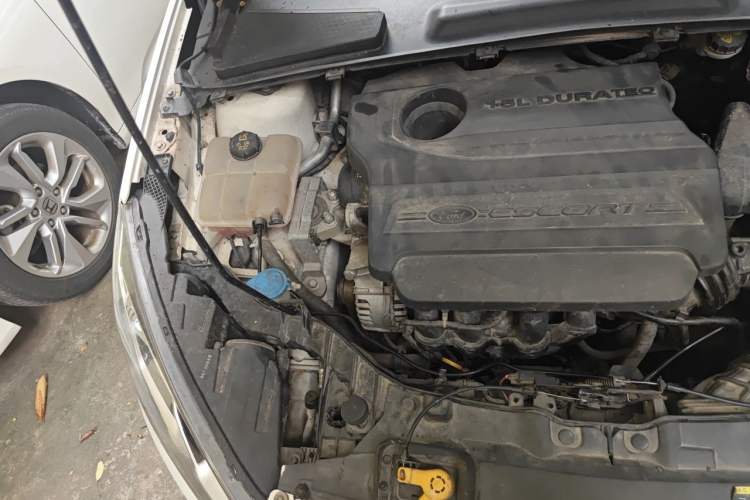 Used Ford Escort 2015 1.5L Automatic Fashion Model Engine Bay Right