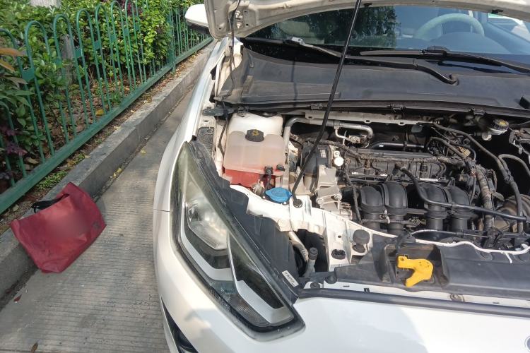 Used Ford Escort 2015 1.5L Manual Fashion Edition Engine Bay Right