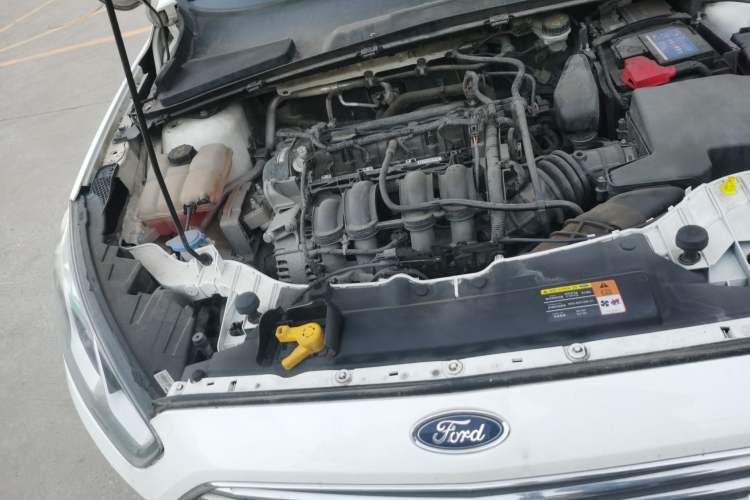 Used Ford Escort 2015 1.5L Automatic Comfort Edition Engine Bay Right
