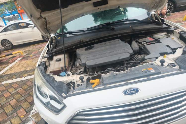 Used Ford Escort 2015 1.5L Automatic Fashion Model Engine Bay Right