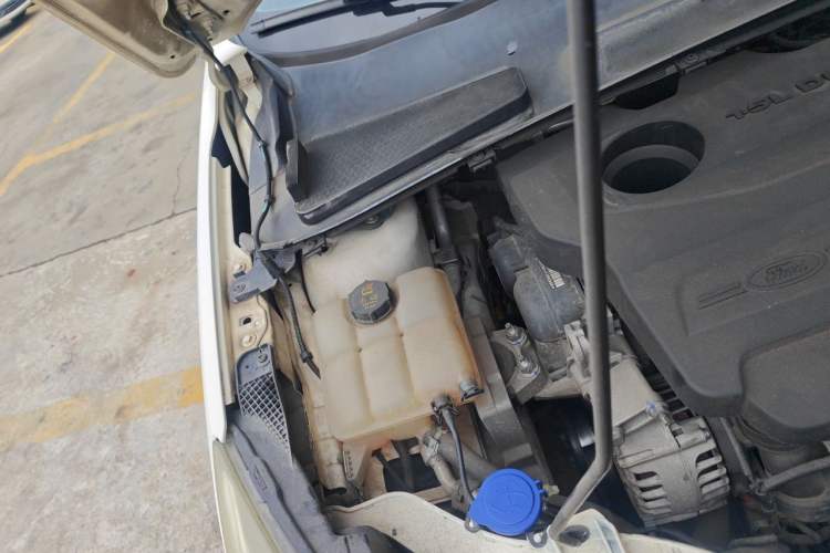 Used Ford Escort 2015 1.5L Manual Comfort Model Engine Bay Right