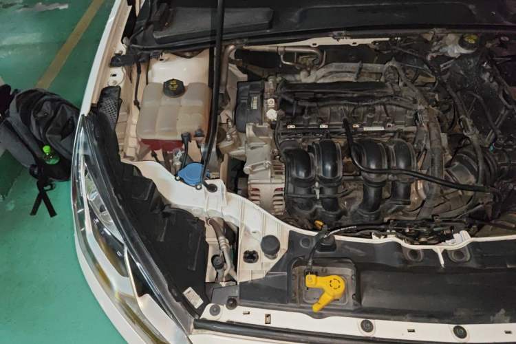 Used Ford Escort 2015 1.5L Manual Fashion Edition Engine Bay Right