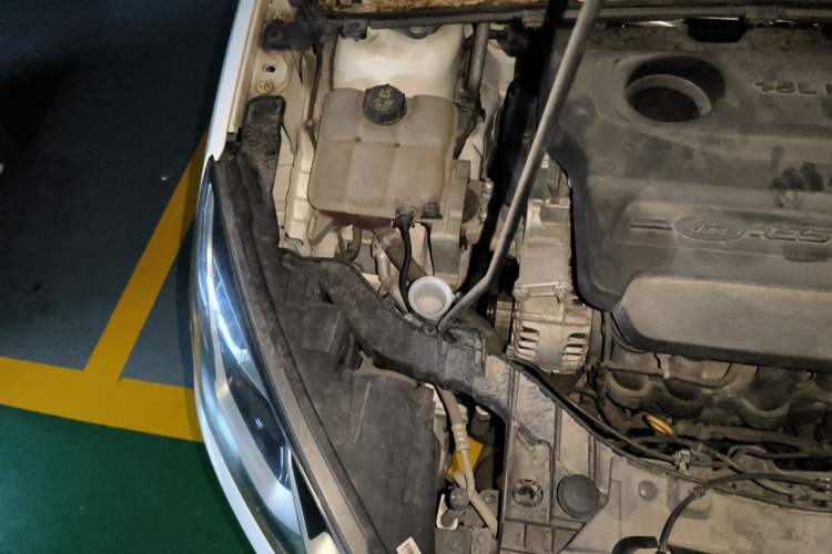 Used Ford Escort 2015 1.5L Automatic Comfort Edition Engine Bay Right