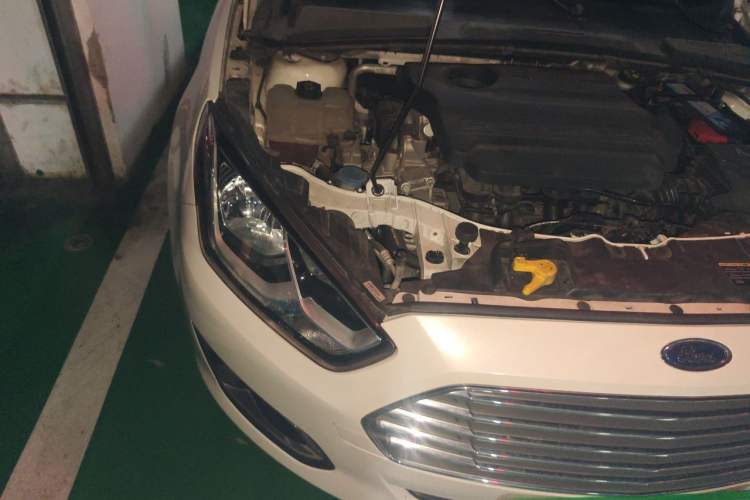 Used Ford Escort 2015 1.5L Automatic Fashion Model Engine Bay Right