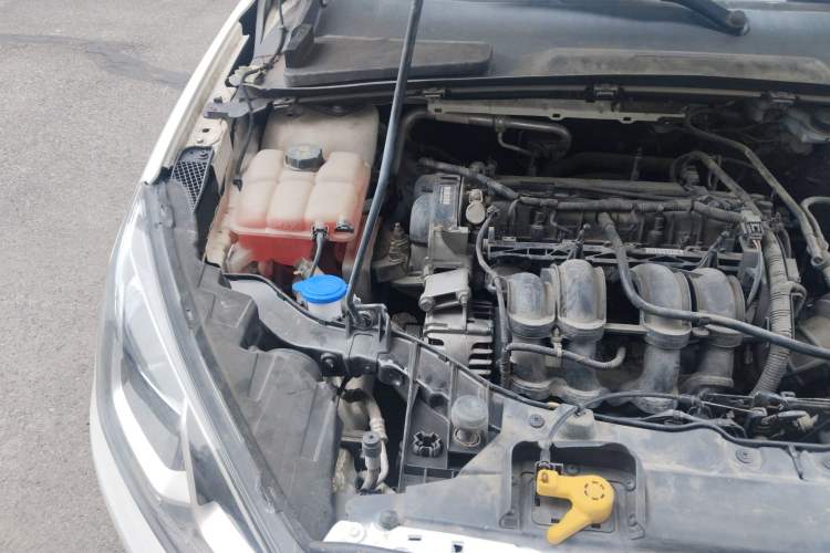 Used Ford Escort 2015 1.5L Manual Comfort Model Engine Bay Right