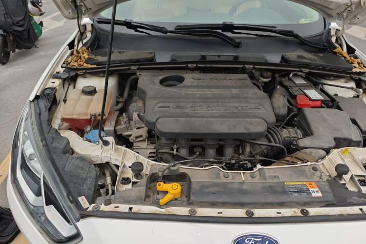 Used Ford Escort 2015 1.5L Automatic Comfort Edition Engine Bay Right