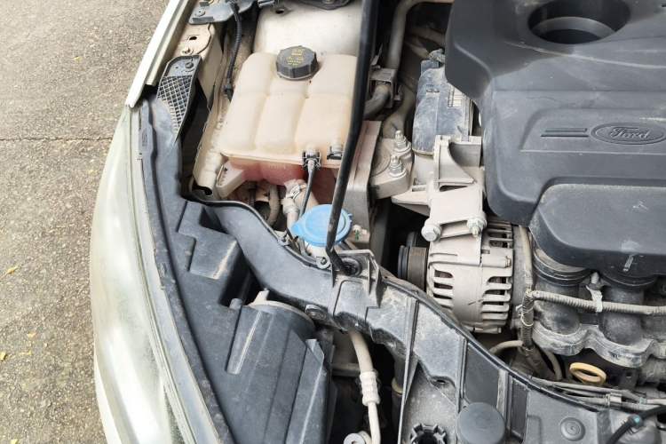 Used Ford Escort 2015 1.5L Automatic Comfort Edition Engine Bay Right