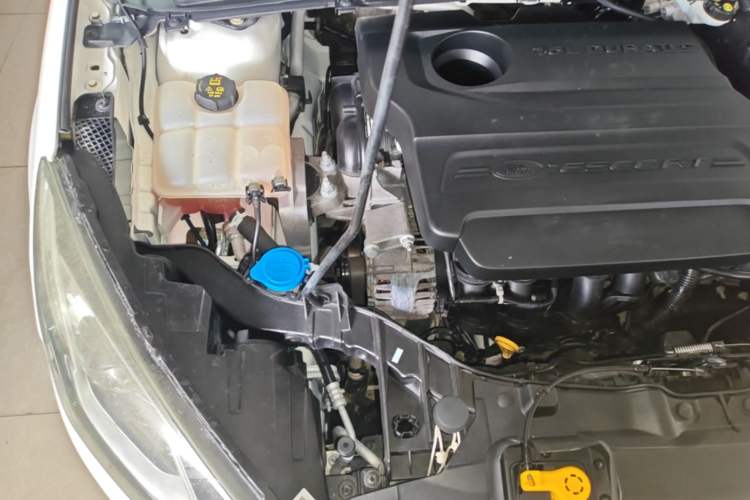 Used Ford Escort 2015 1.5L Automatic Comfort Edition Engine Bay Right