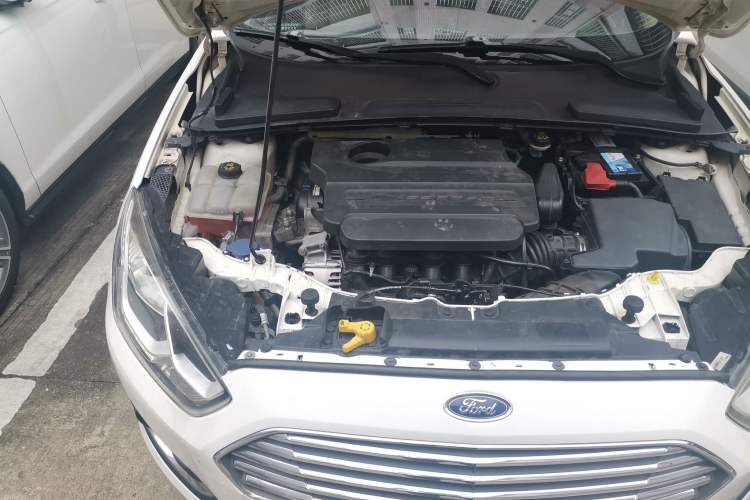 Used Ford Escort 2015 1.5L Automatic Comfort Edition Engine Bay Right