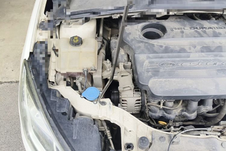 Used Ford Escort 2015 1.5L Automatic Comfort Edition Engine Bay Right