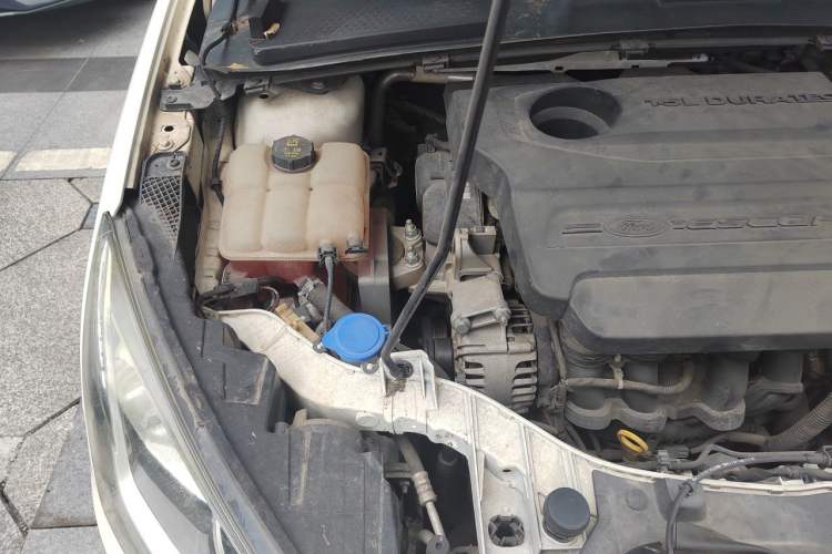 Used Ford Escort 2015 1.5L Automatic Comfort Edition Engine Bay Right