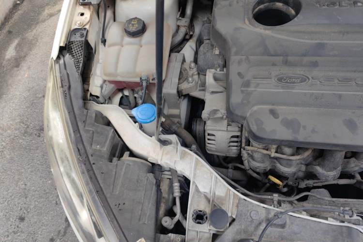 Used Ford Escort 2015 1.5L Automatic Comfort Edition Engine Bay Right