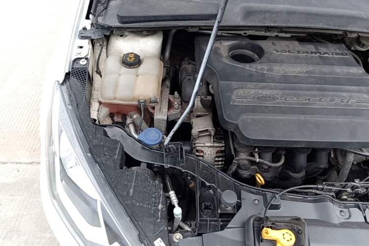 Used Ford Escort 2015 1.5L Automatic Comfort Edition Engine Bay Right
