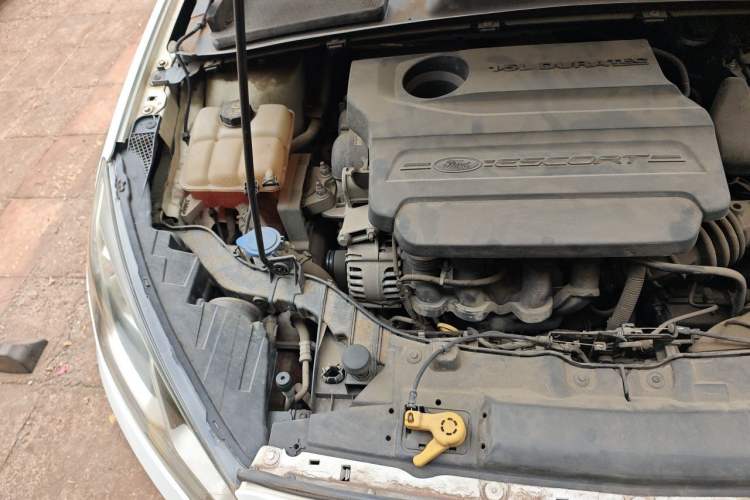 Used Ford Escort 2015 1.5L Automatic Comfort Edition Engine Bay Right