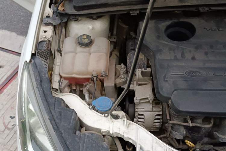 Used Ford Escort 2015 1.5L Manual Fashion Edition Engine Bay Right