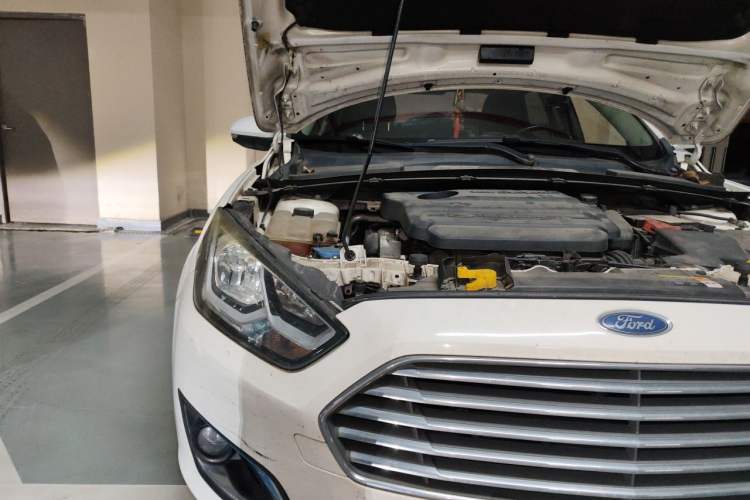 Used Ford Escort 2015 1.5L Automatic Fashion Model Engine Bay Right