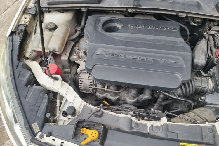 Used Ford Escort 2015 1.5L Automatic Fashion Model Engine Bay Right