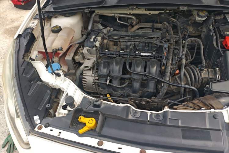 Used Ford Escort 2015 1.5L Manual Comfort Model Engine Bay Right