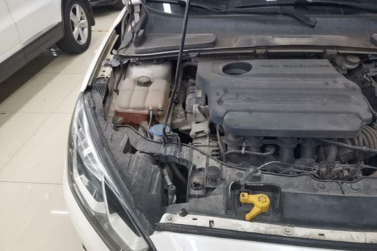 Used Ford Escort 2015 1.5L Manual Comfort Model Engine Bay Right