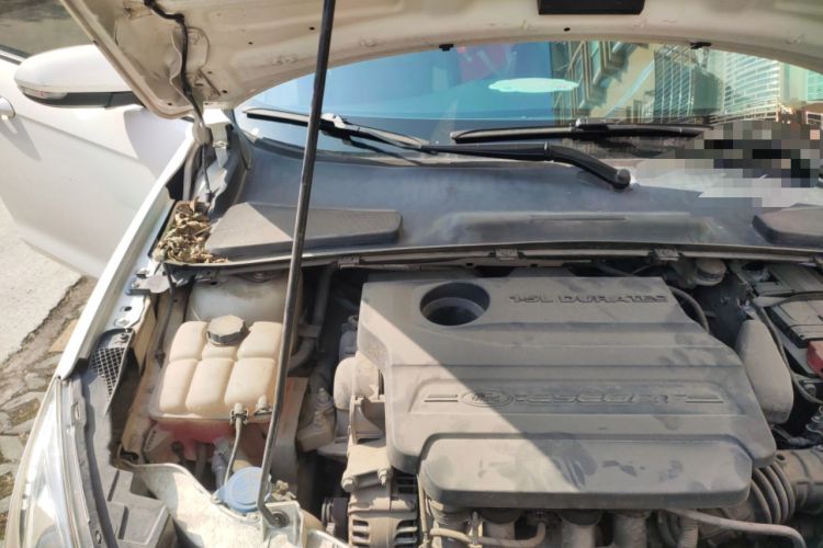 Used Ford Escort 2015 1.5L Automatic Comfort Edition Engine Bay Right