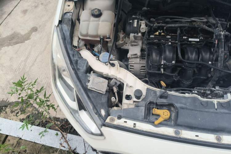 Used Ford Escort 2015 1.5L Automatic Comfort Edition Engine Bay Right