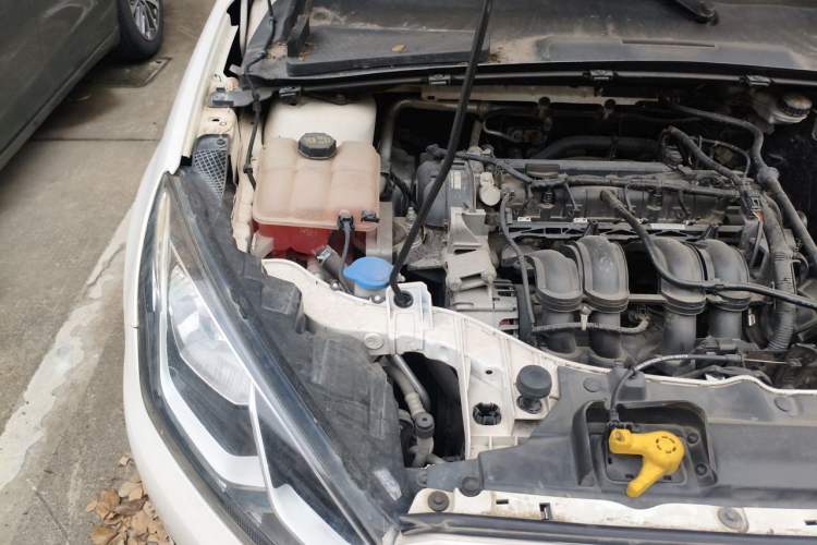 Used Ford Escort 2015 1.5L Automatic Fashion Model Engine Bay Right