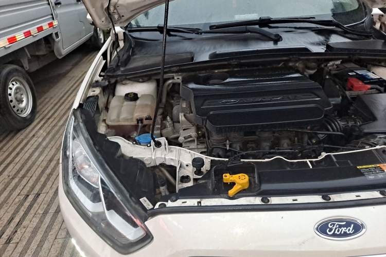 Used Ford Escort 2015 1.5L Automatic Comfort Edition Engine Bay Right