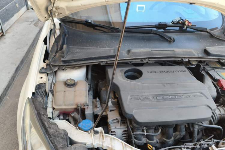 Used Ford Escort 2015 1.5L Automatic Comfort Edition Engine Bay Right