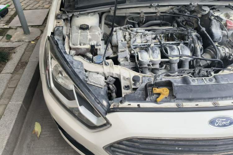 Used Ford Escort 2015 1.5L Automatic Comfort Edition Engine Bay Right
