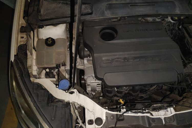 Used Ford Escort 2015 1.5L Manual Fashion Edition Engine Bay Right