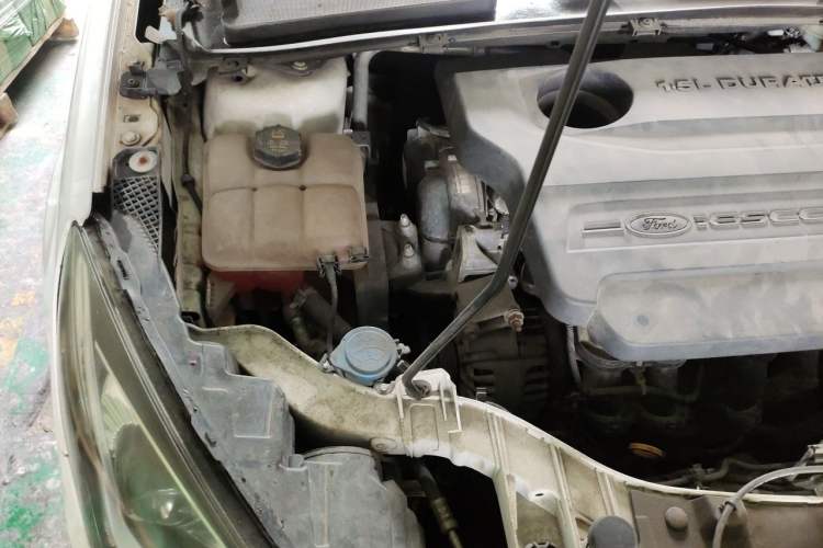 Used Ford Escort 2015 1.5L Automatic Fashion Model Engine Bay Right