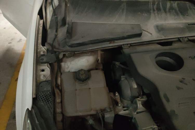 Used Ford Escort 2015 1.5L Manual Comfort Model Engine Bay Right